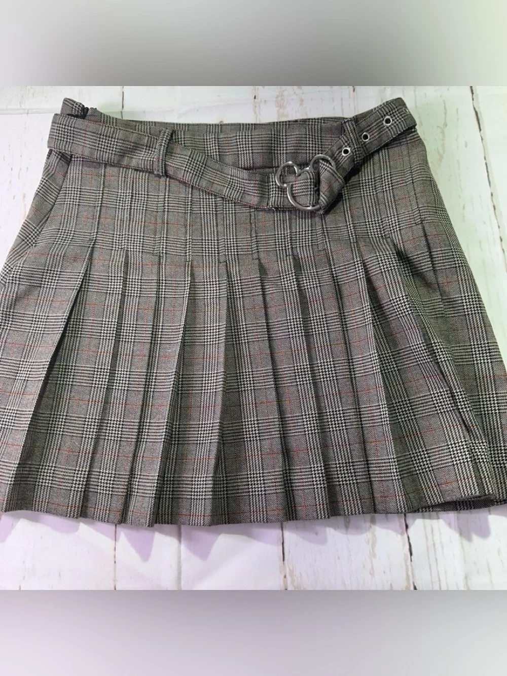 Disney Gray Plaid Pleated Mini Skirt with Heart Buckle Belt - Picture 1 of 8